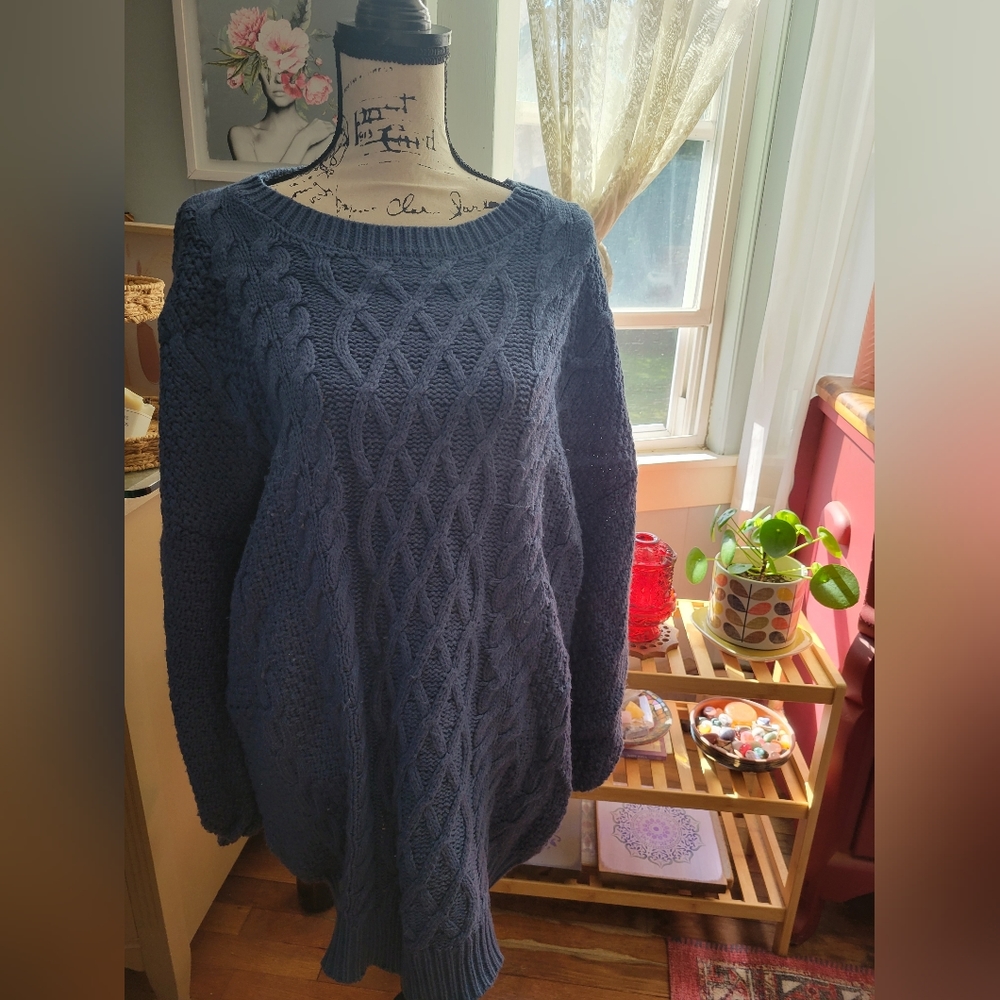Ladies Heavy Sweater - Picture 1 of 3